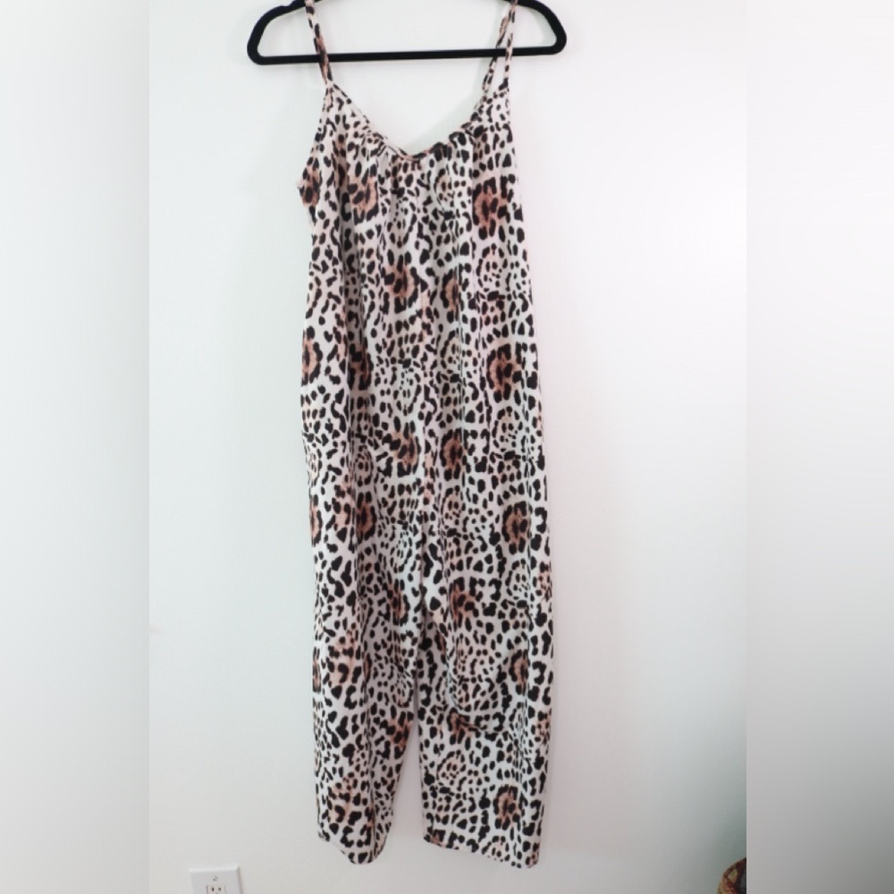 Womens V Neck Spaghetti Strap Leopard Print Brown One Piece Jumpsuit Size S - Picture 3 of 6